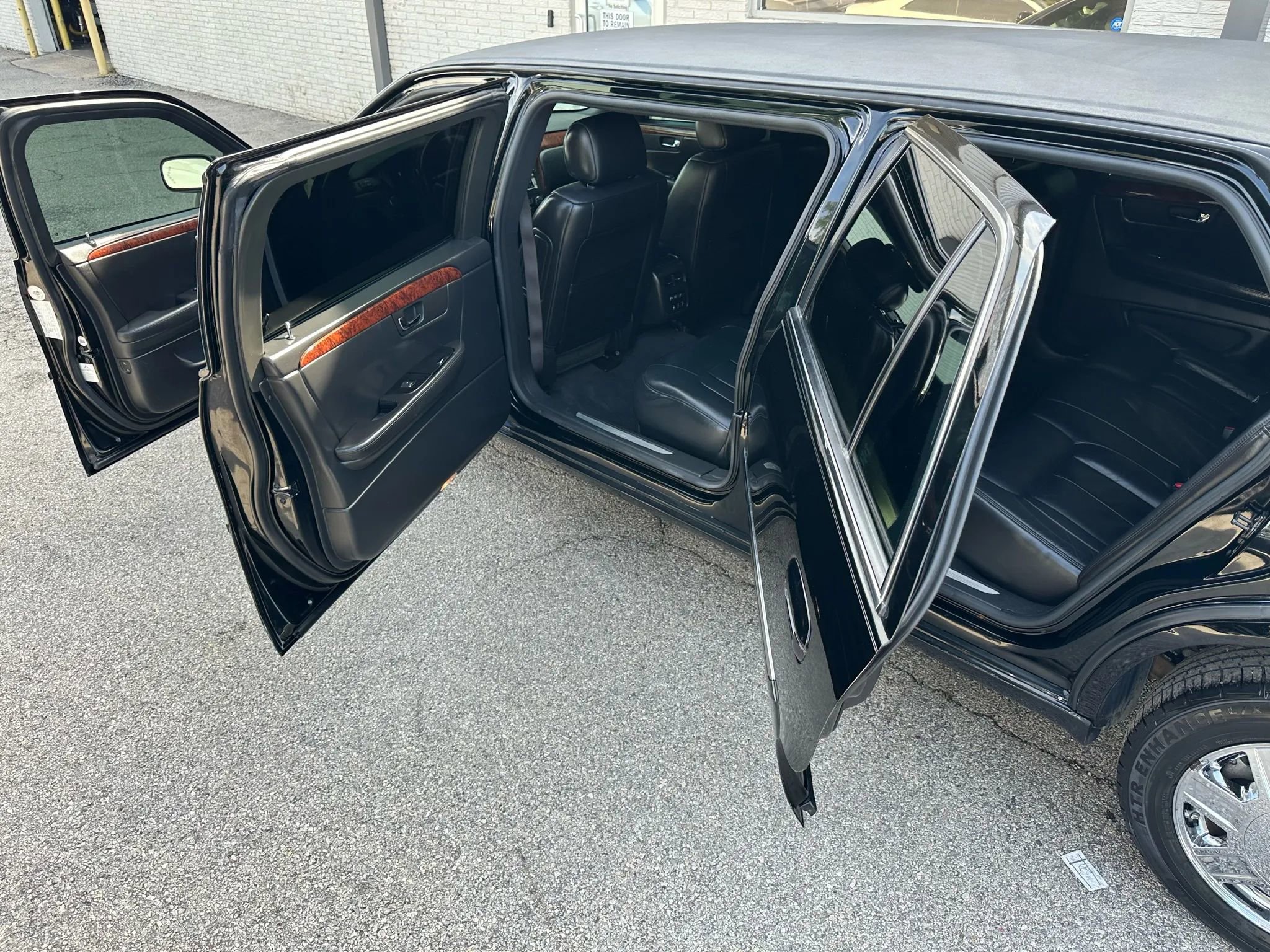 Used 2006 Cadillac DTS image 31