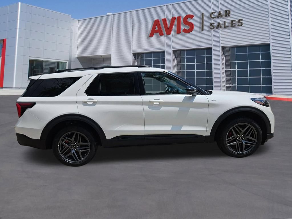 Used 2025 Ford Explorer ST-Line w/ ST-Line Street Pack AWD/4WD image 7