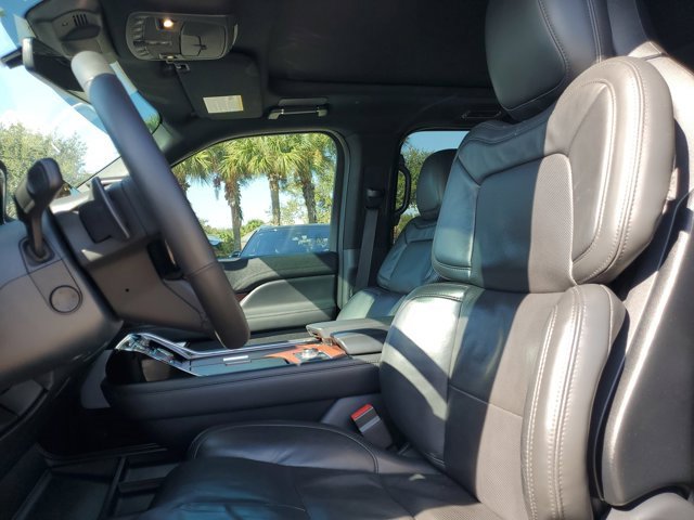 Used 2022 Lincoln Navigator Reserve image 24