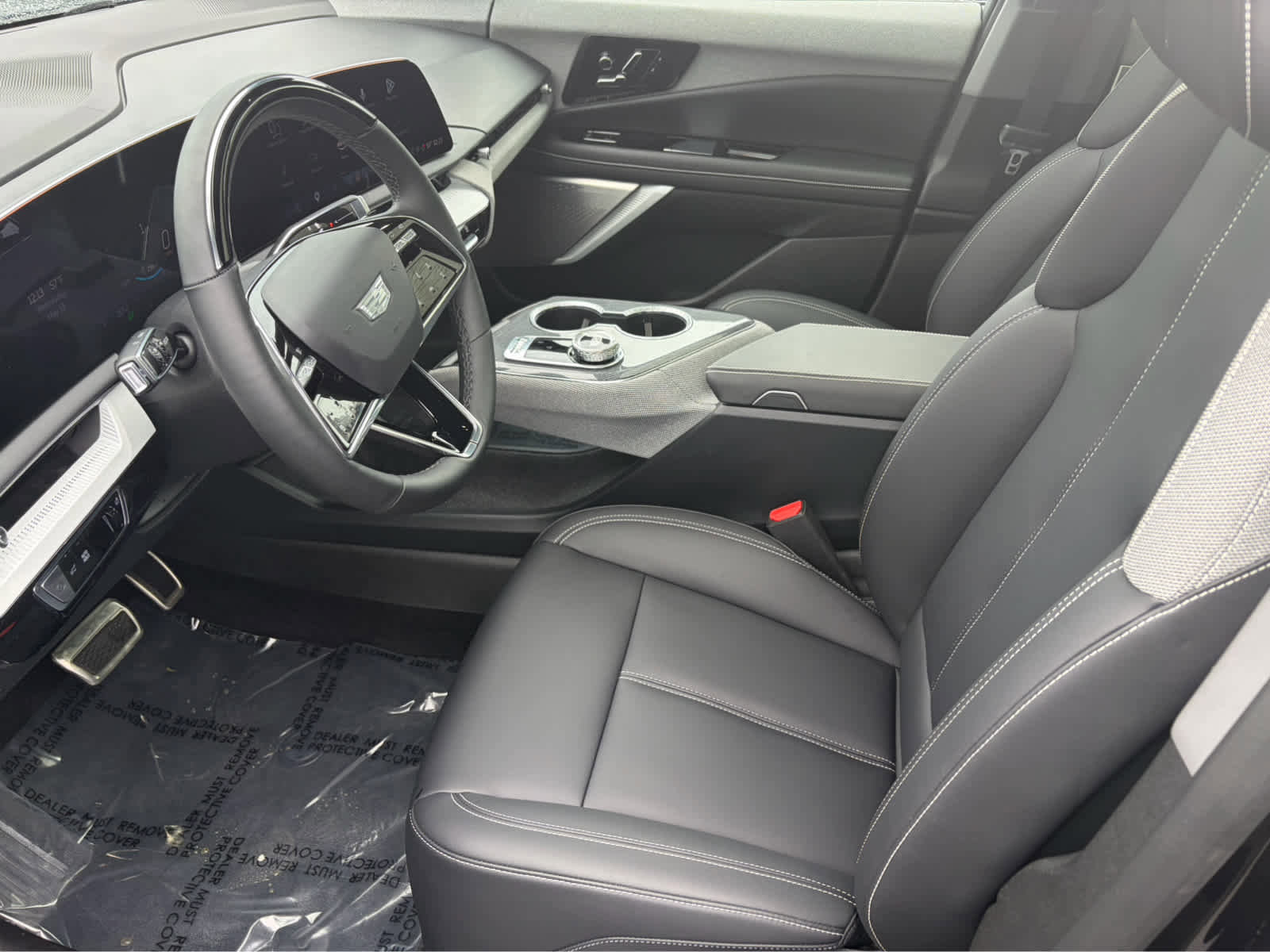 Used 2025 Cadillac Optiq Luxury 1 AWD/4WD image 9