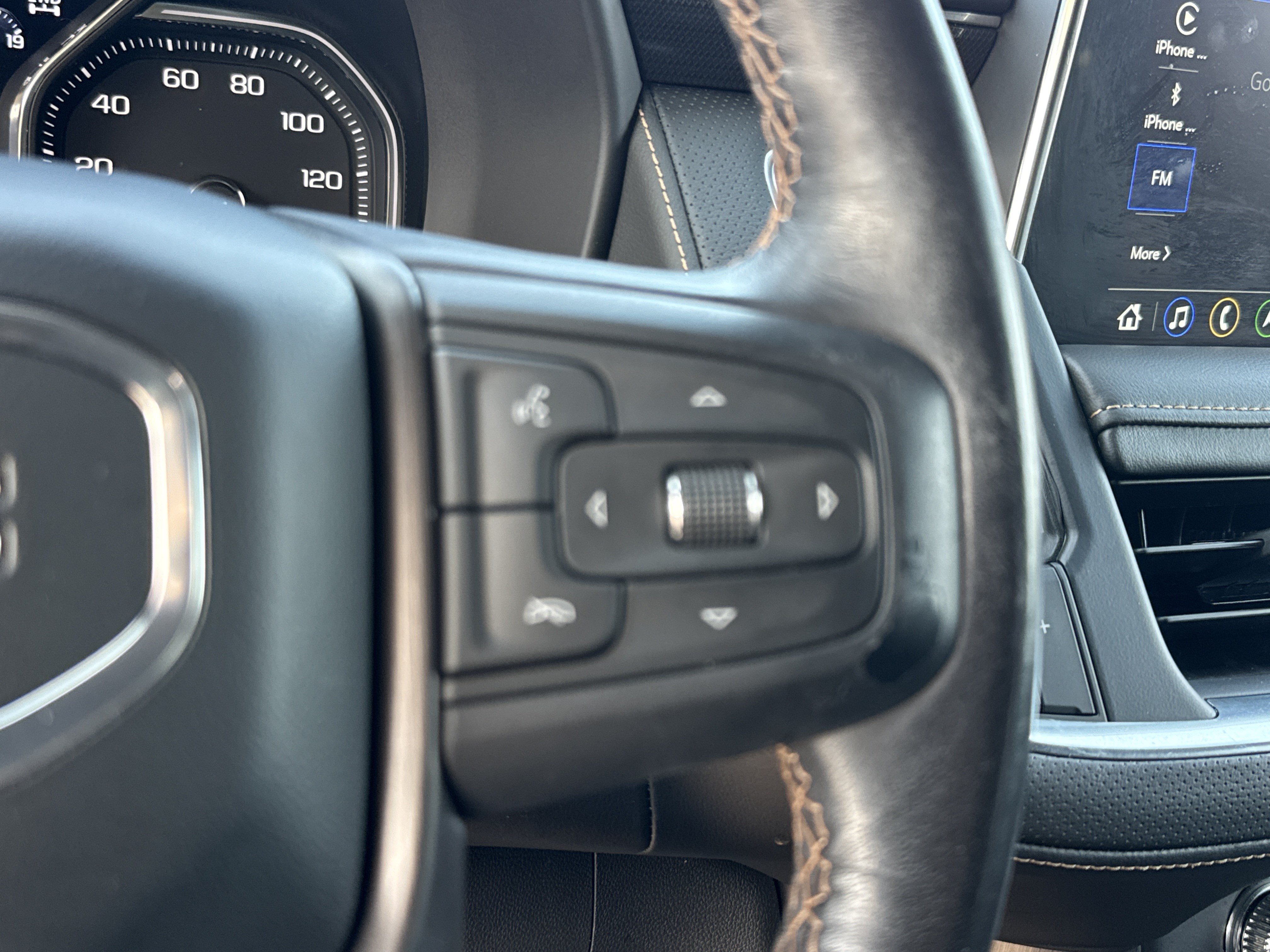 Used 2021 GMC Yukon XL AT4 w/ Rear Media and Nav Package AWD/4WD image 21
