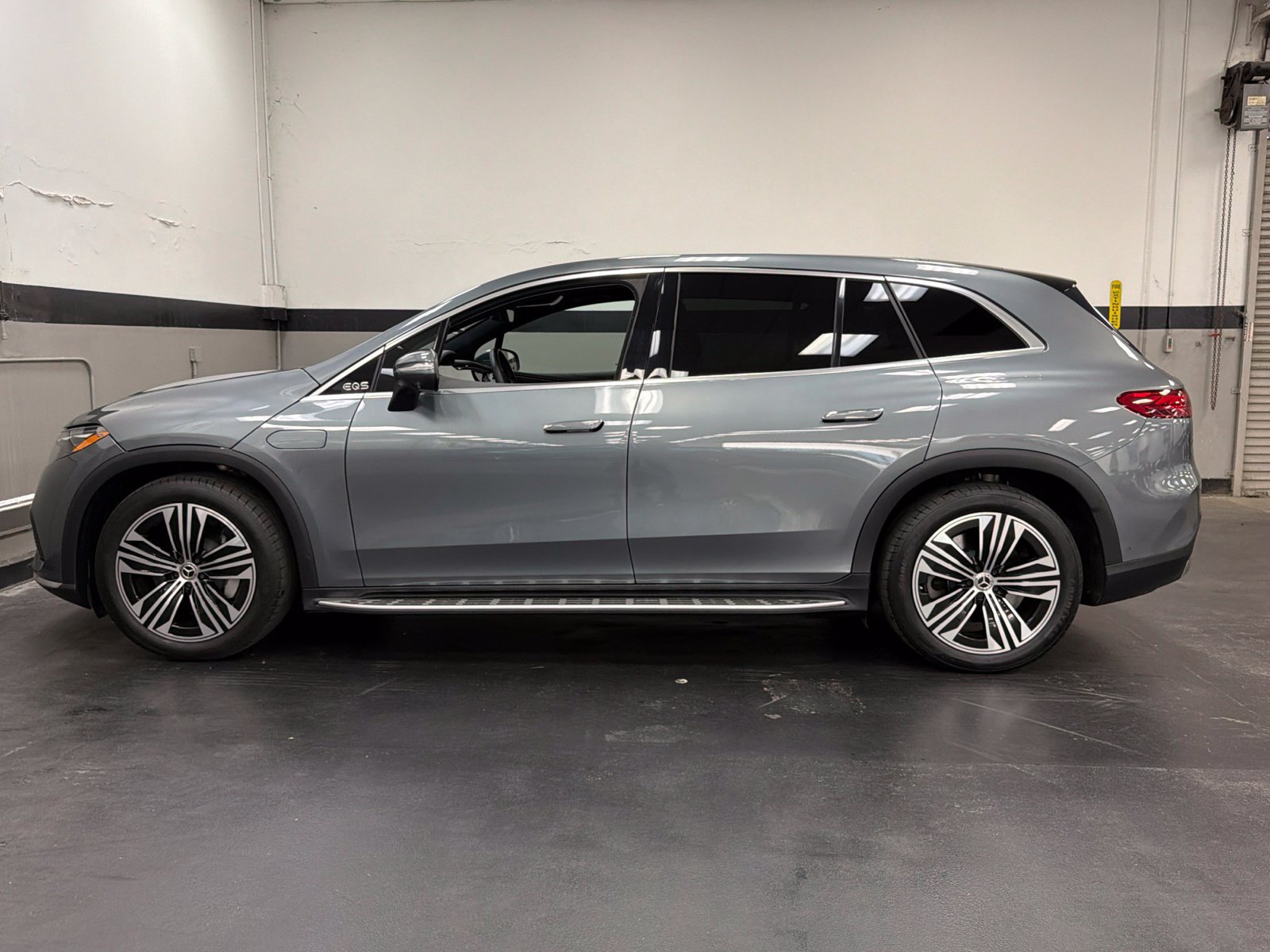 Used 2024 Mercedes-Benz EQS 450+ SUV image 10