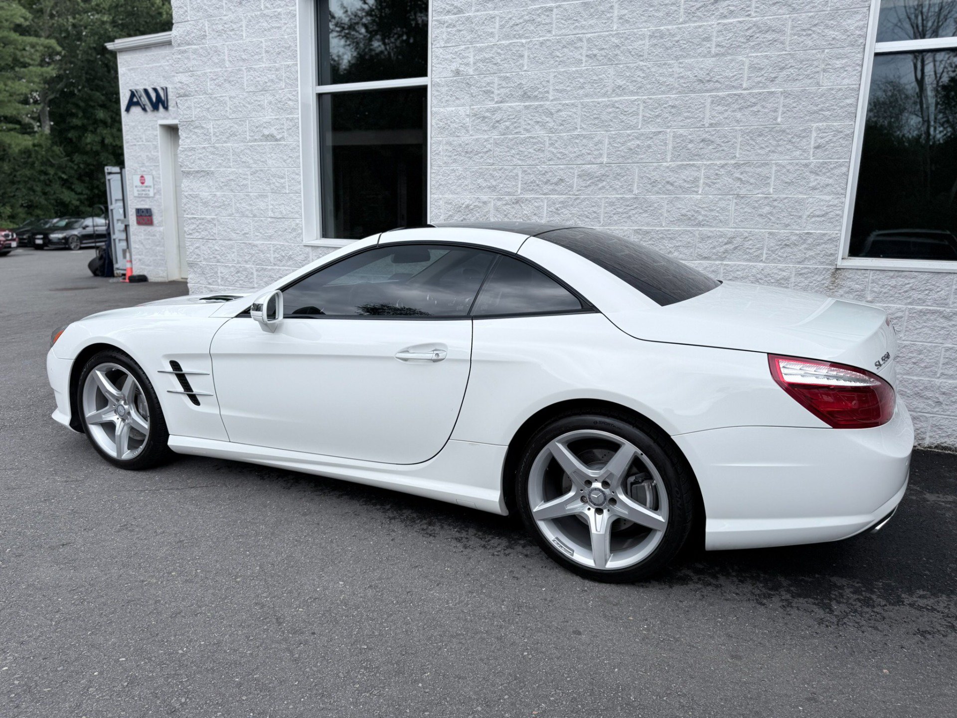 Used 2015 Mercedes-Benz SL 550 image 6
