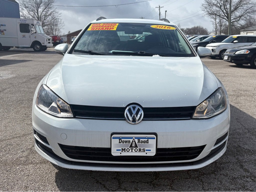 Used 2016 Volkswagen Golf S image 8