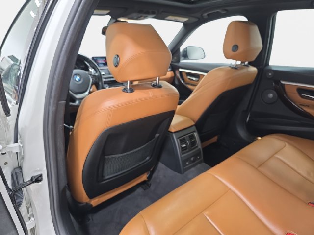 Used 2018 BMW 340i xDrive Sedan AWD/4WD image 12