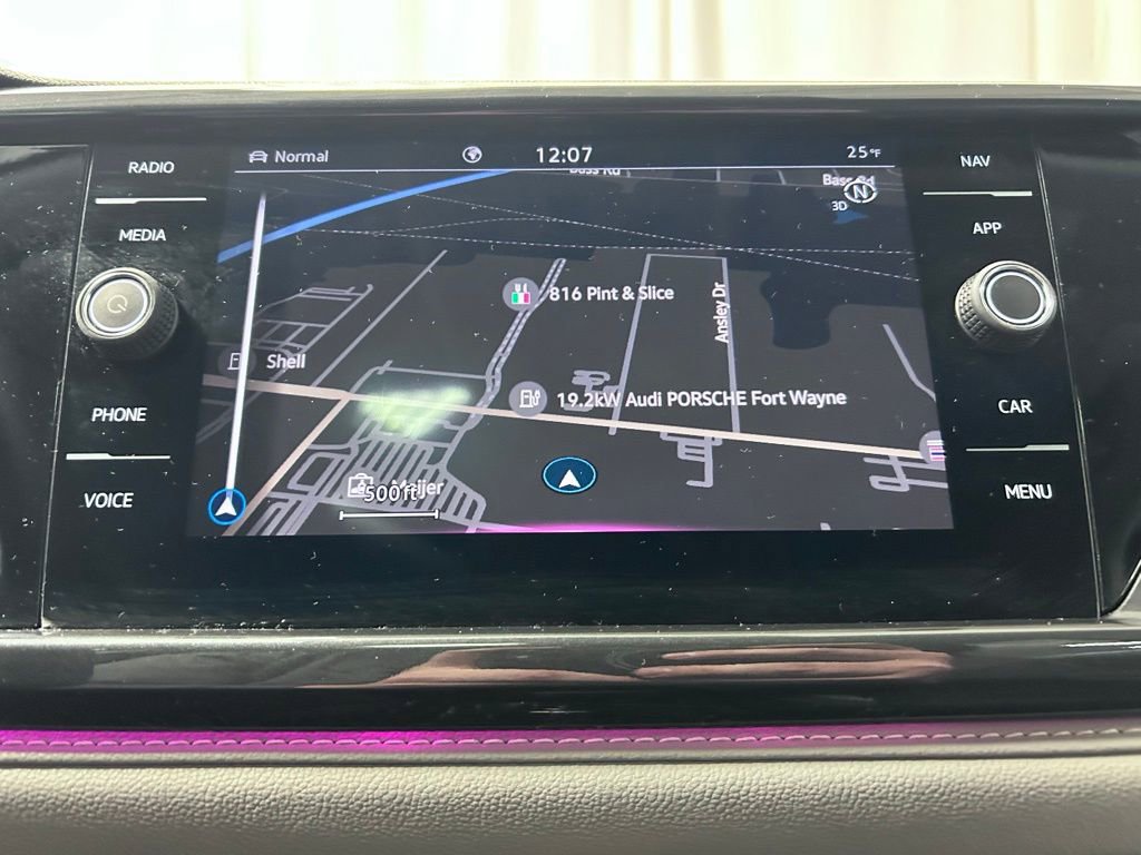 Used 2022 Volkswagen Taos SEL image 15