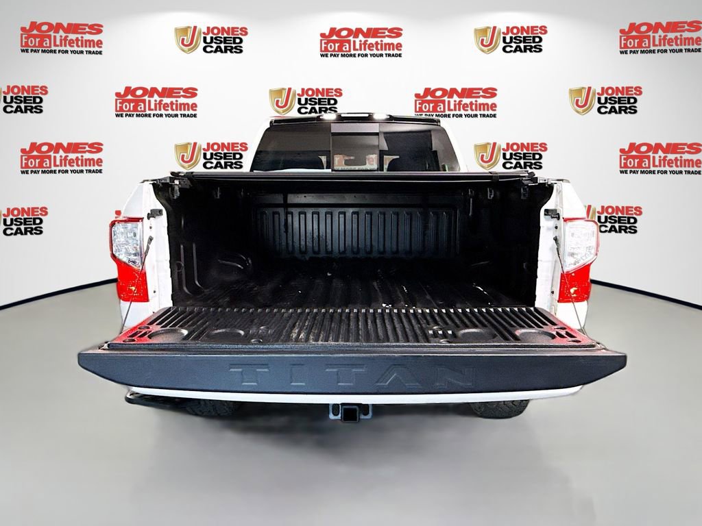 Used 2018 Nissan Titan SV w/ SV Convenience Package AWD/4WD image 16