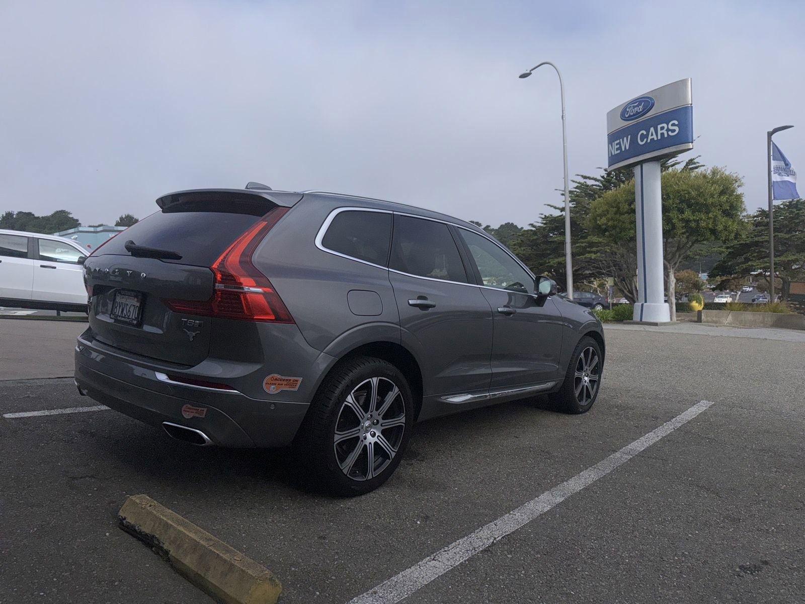 Used 2019 Volvo XC60 T8 Inscription w/ Advanced Package AWD/4WD image 7