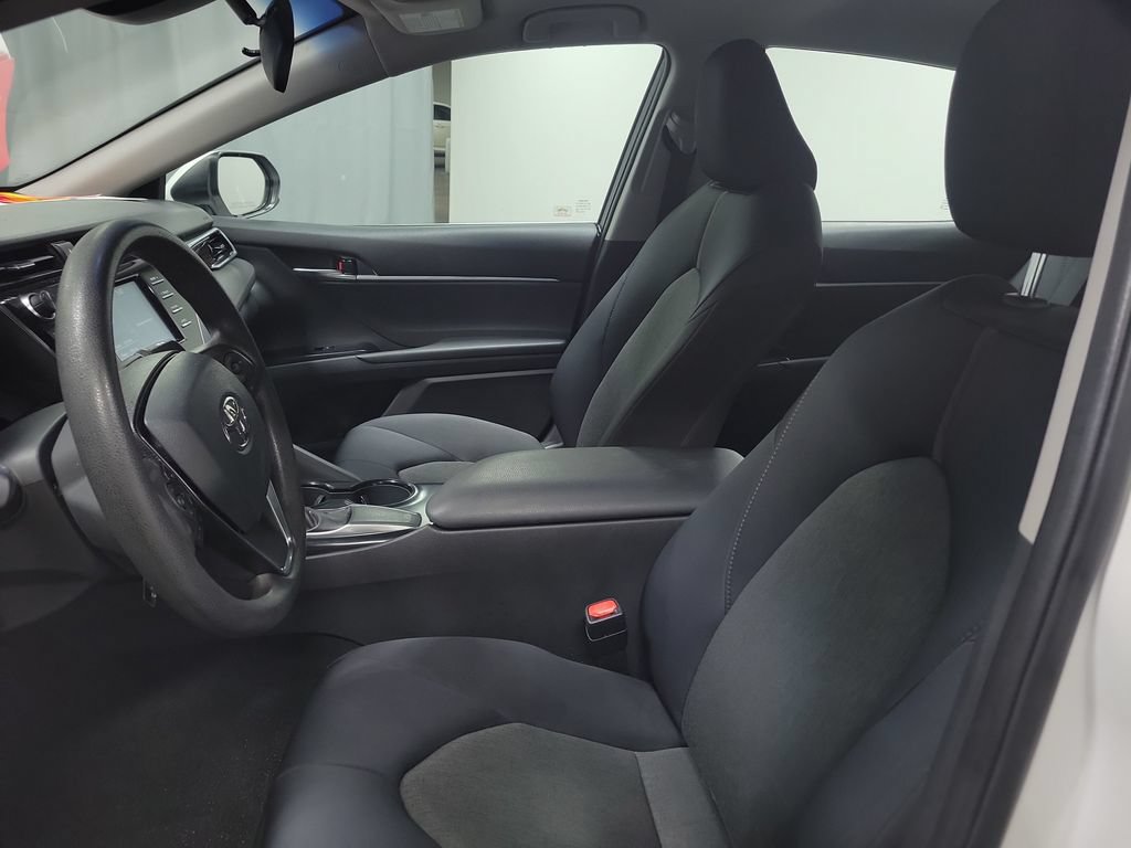 Used 2018 Toyota Camry LE FWD image 15
