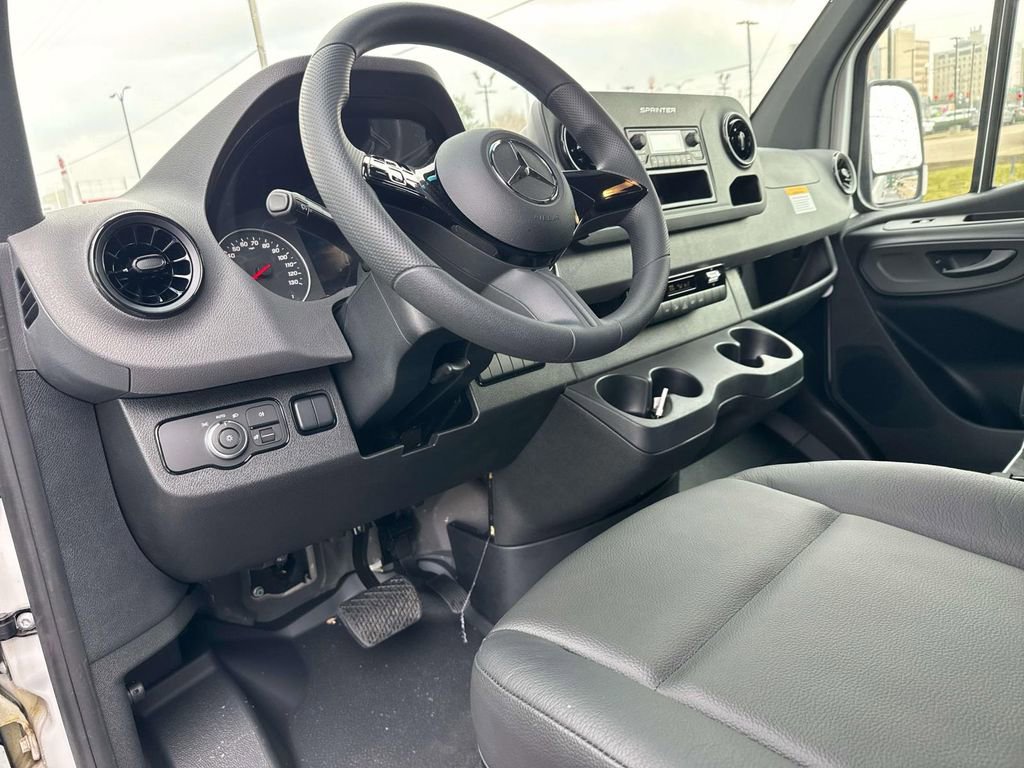 New 2025 Mercedes-Benz Sprinter 2500 image 9