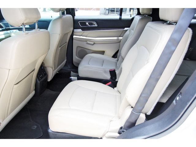 Used 2017 Ford Explorer Limited w/ Equipment Group 301A FWD image 12