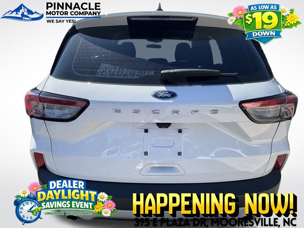 Used 2022 Ford Escape S image 3