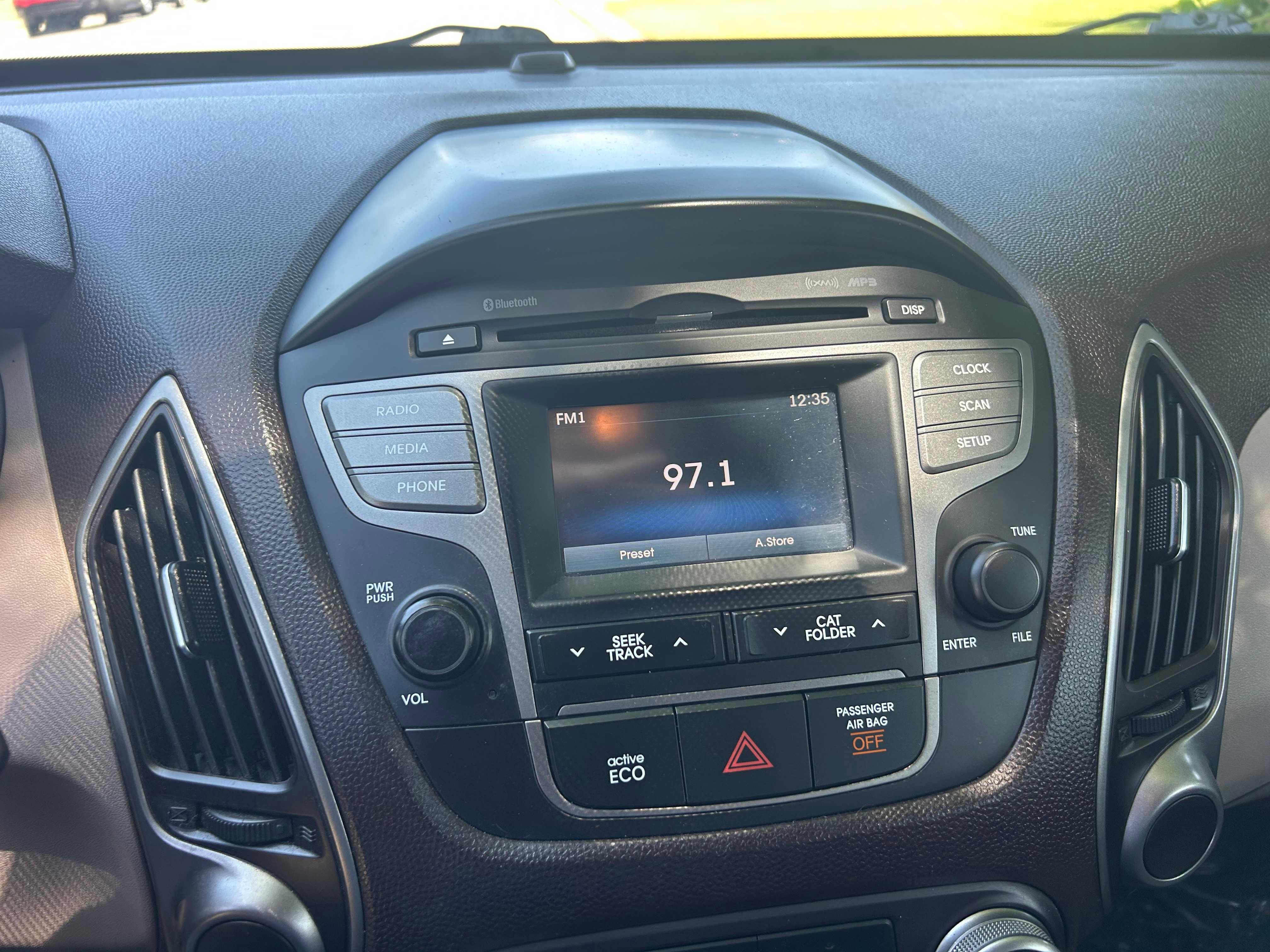 Used 2015 Hyundai Tucson SE image 15