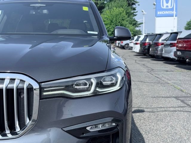 Used 2019 BMW X7 xDrive50i w/ M Sport Package AWD/4WD image 3