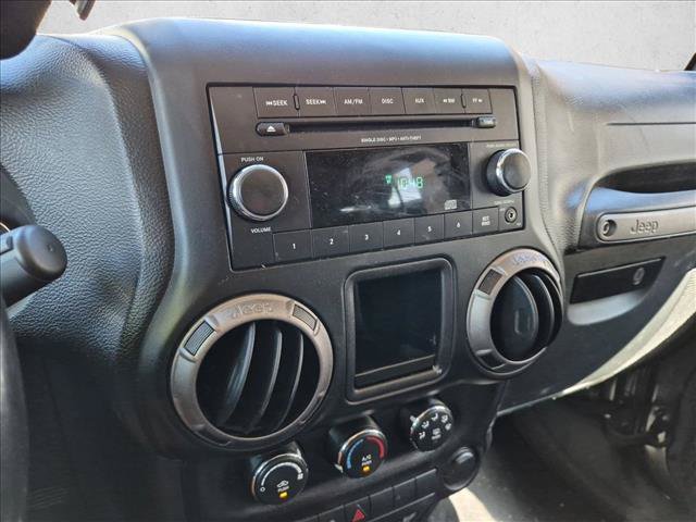 Used 2018 Jeep Wrangler Unlimited Sport w/ Connectivity Group AWD/4WD image 16