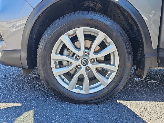 Used 2020 Nissan Rogue Sport SV w/ Technology Package FWD image 34