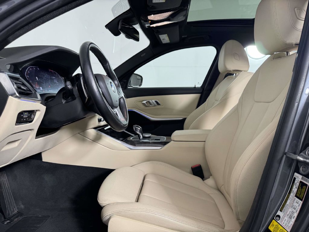 Used 2021 BMW 330i xDrive Sedan w/ Premium Package AWD/4WD image 4