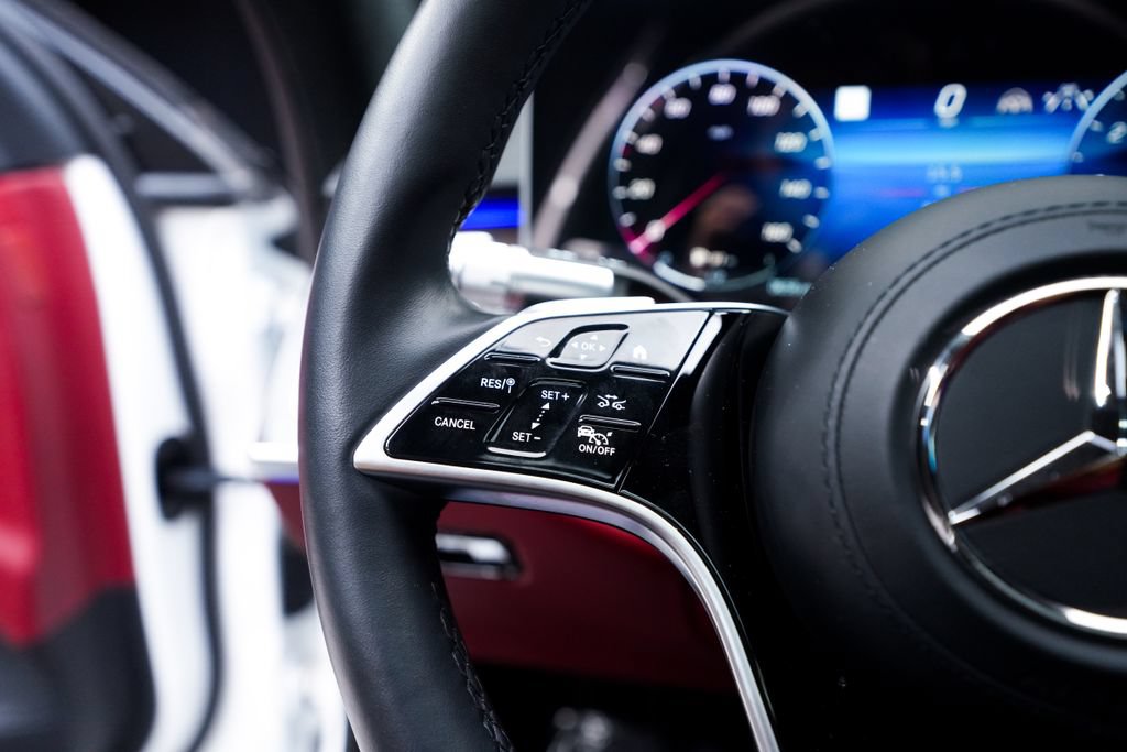 Used 2022 Mercedes-Benz S 580 4MATIC Sedan w/ AMG Line Package image 32
