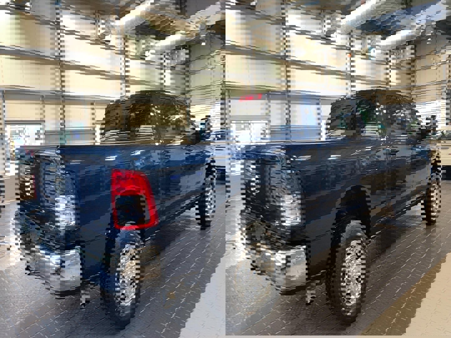 Used 2024 RAM 2500 Tradesman w/ Chrome Appearance Group image 10