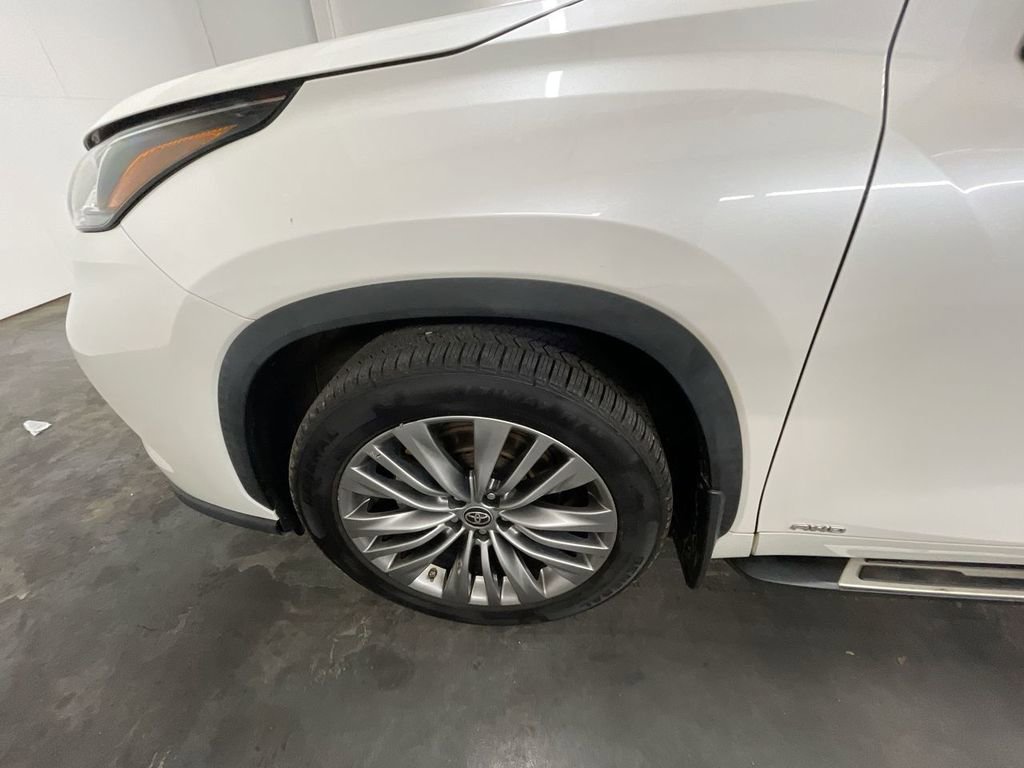 Used 2020 Toyota Highlander Platinum image 33