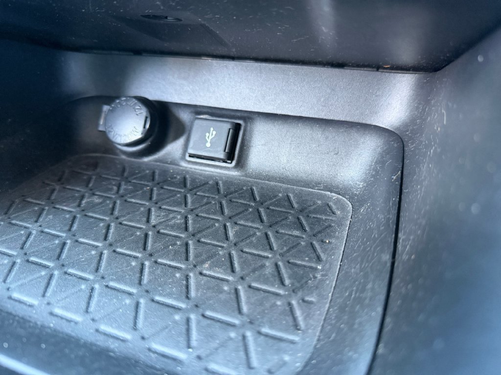 Used 2022 Toyota RAV4 XLE Premium AWD/4WD image 18