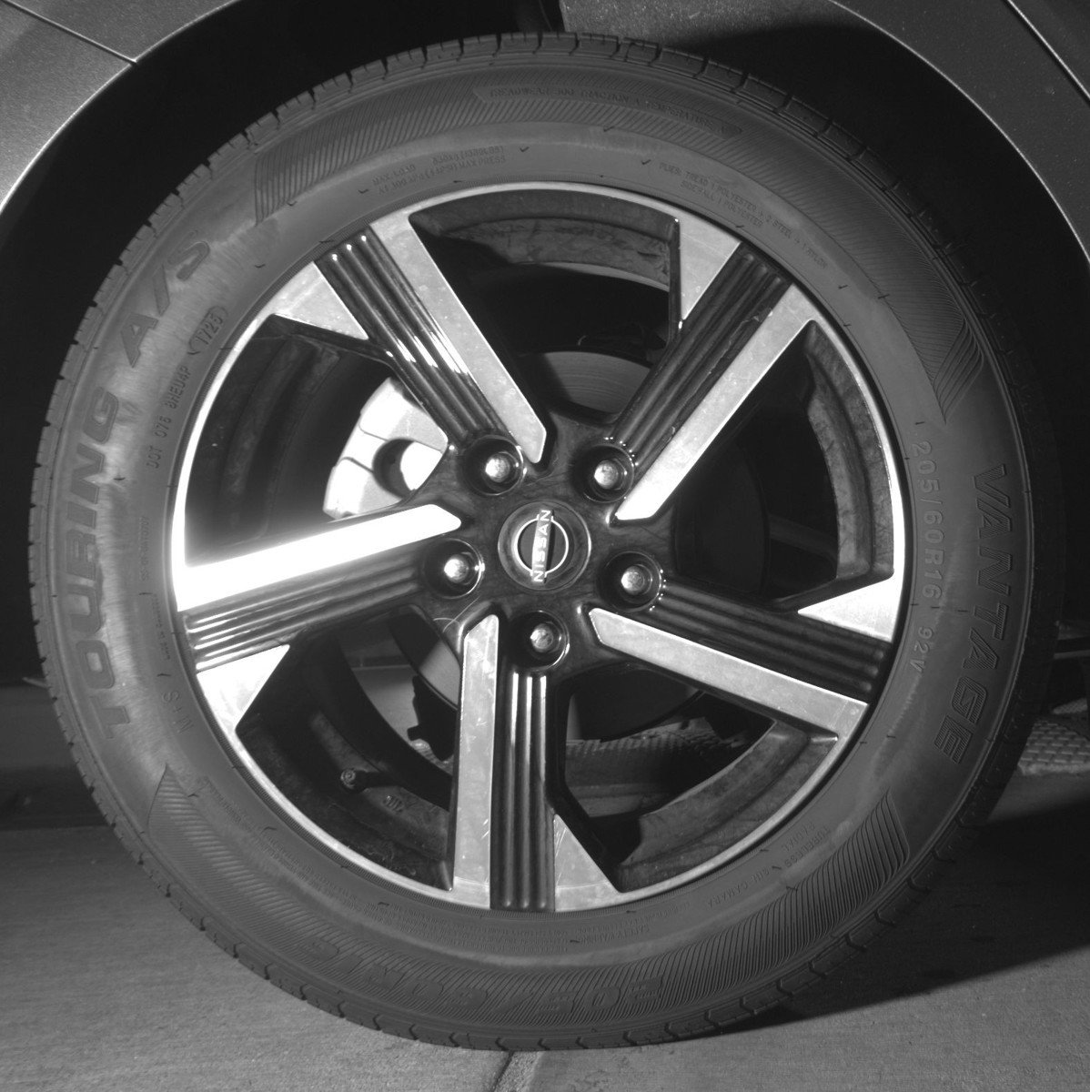 Used 2025 Nissan Sentra SV FWD image 15