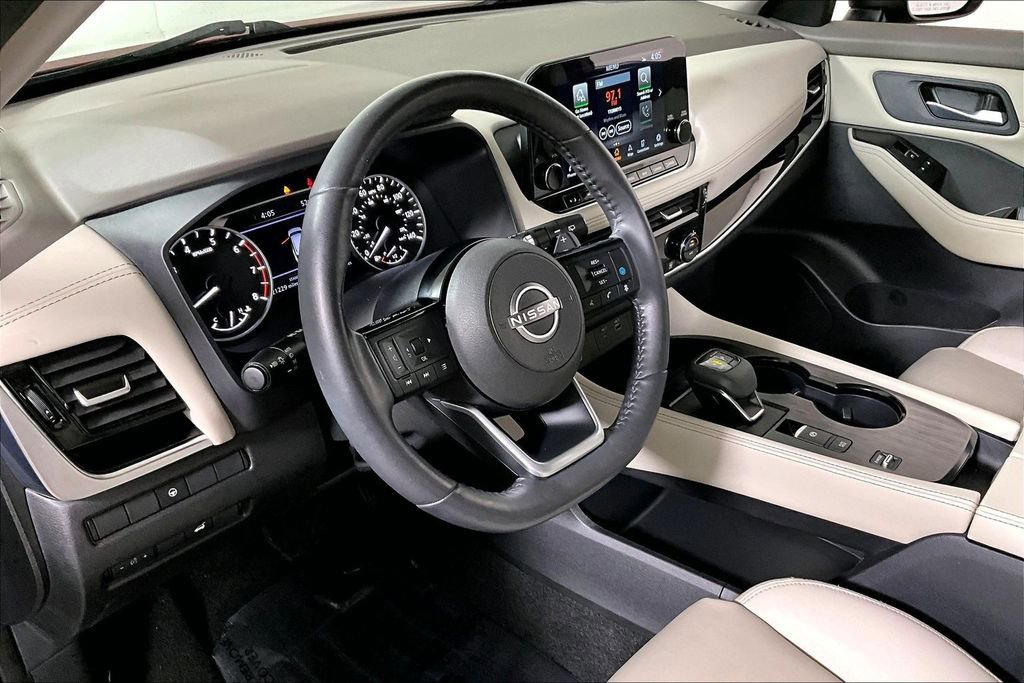 Used 2023 Nissan Rogue SL w/ SL Premium Package image 13