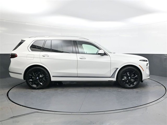 New 2026 BMW X7 xDrive40i image 3