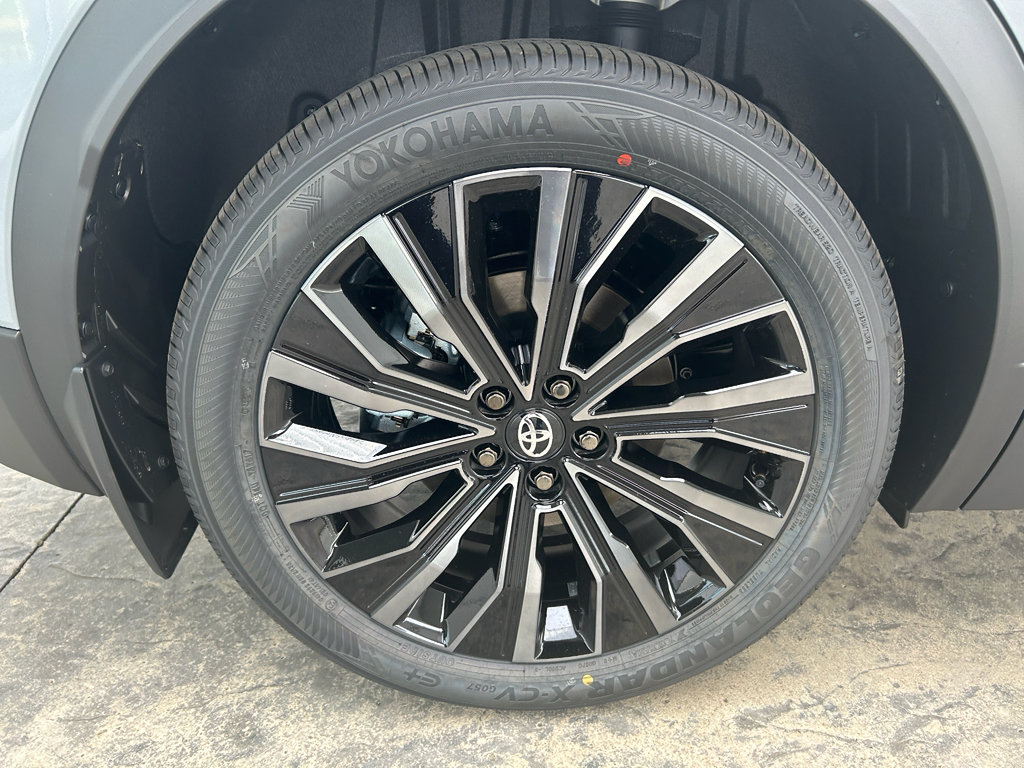 New 2026 Toyota C-HR AWD/4WD image 11