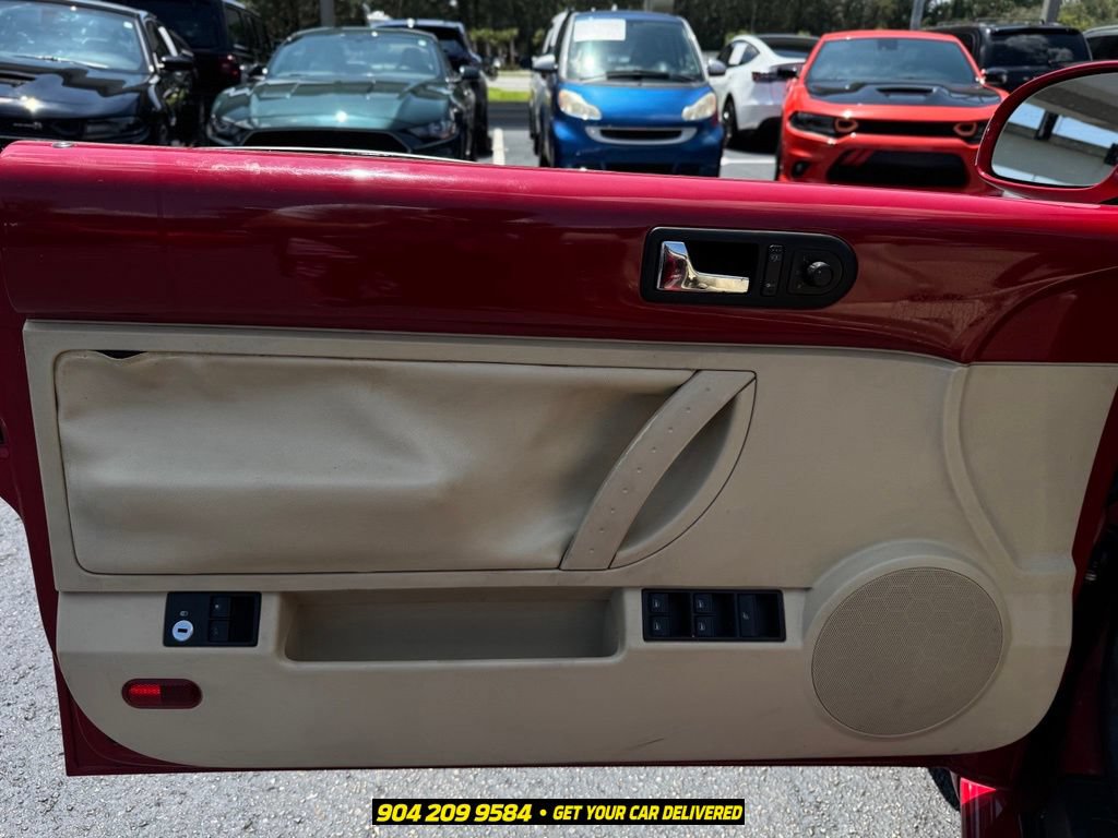 Used 2006 Volkswagen Beetle Convertible w/ Package 1 FWD image 23