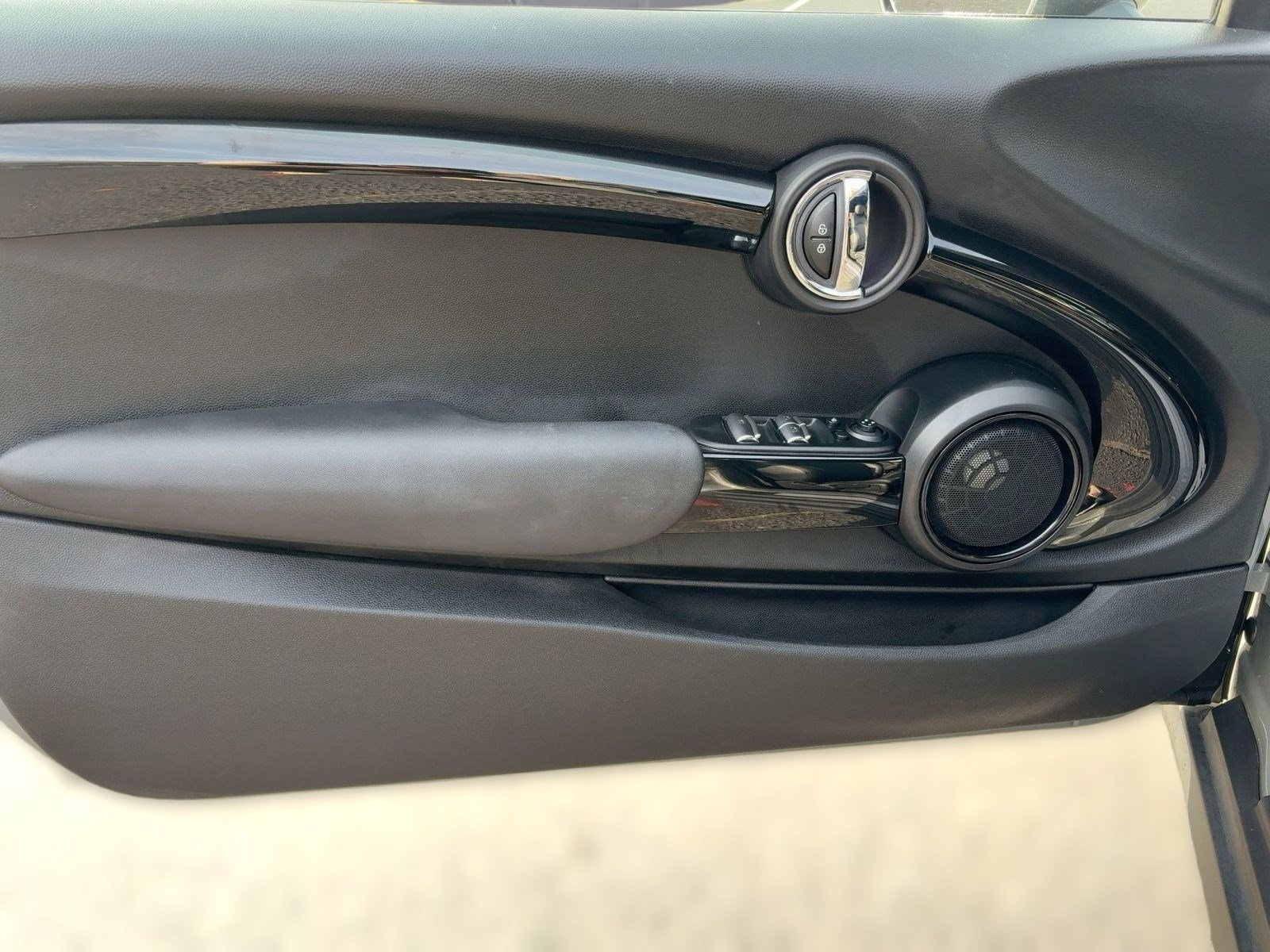 Used 2017 MINI Cooper Convertible image 20