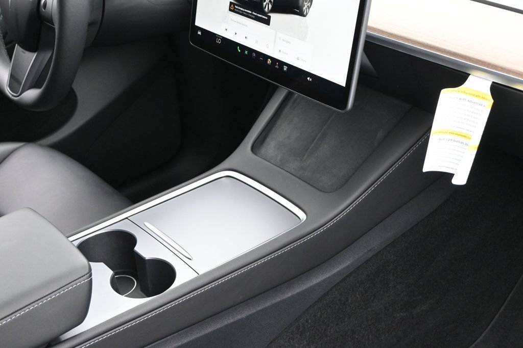 Used 2023 Tesla Model Y Long Range AWD/4WD image 27