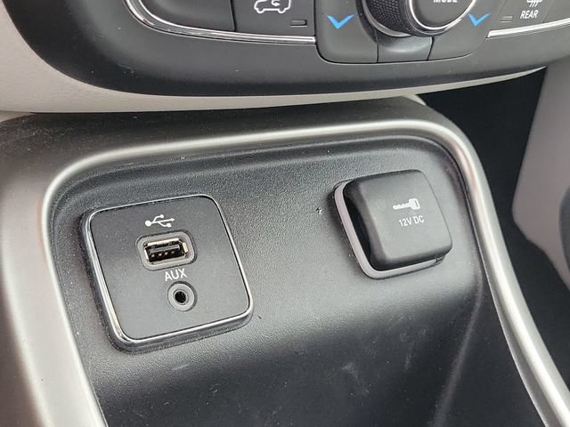 Used 2018 Jeep Compass Latitude w/ Popular Equipment Group FWD image 32