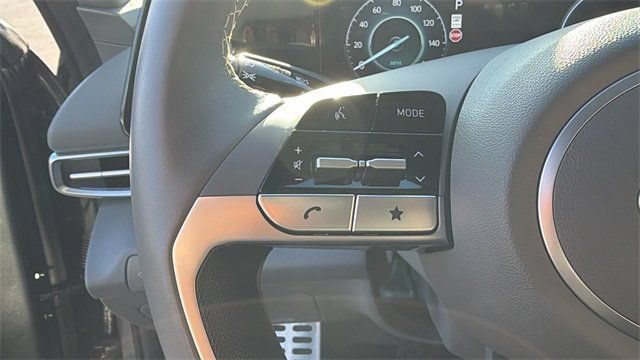 Certified 2025 Hyundai Elantra SEL FWD image 18