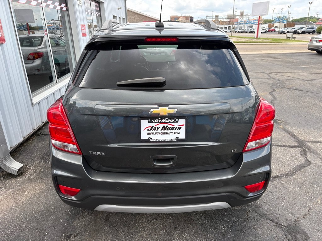 Used 2019 Chevrolet Trax LT w/ Sun & Sound Package FWD image 4