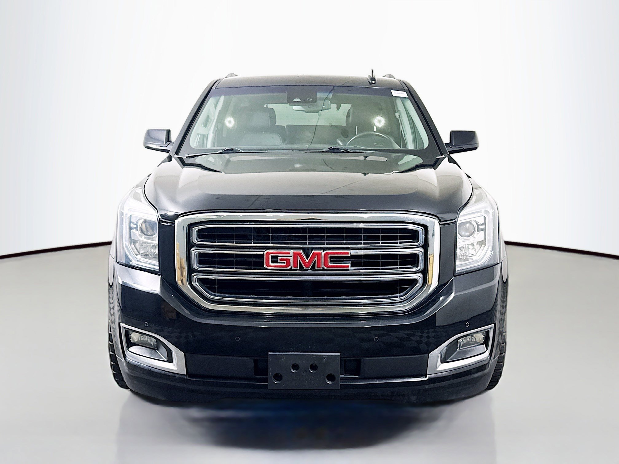 Used 2017 GMC Yukon SLT image 2