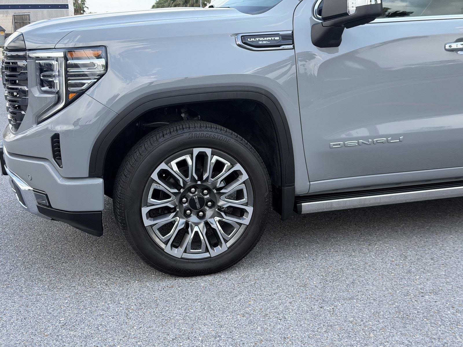 Used 2025 GMC Sierra 1500 Denali Ultimate AWD/4WD image 23