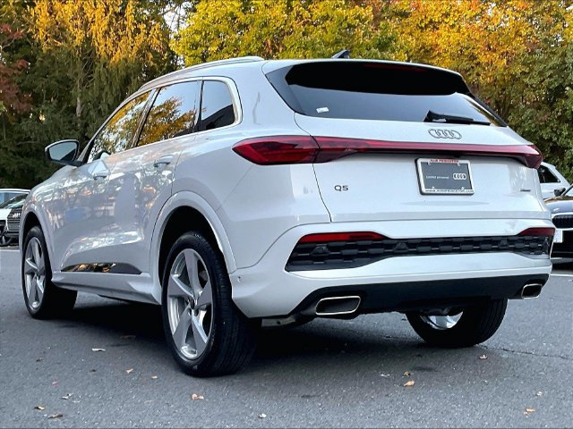 Used 2025 Audi Q5 Premium Plus w/ Premium Plus AWD/4WD image 3