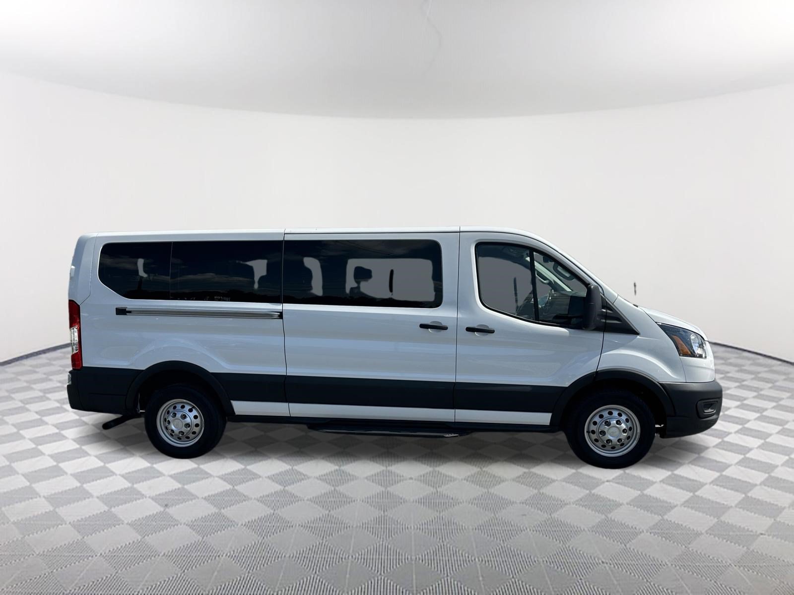 Used 2023 Ford Transit 350 XL AWD/4WD image 4