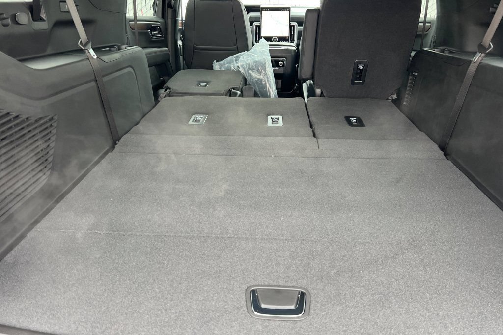 New 2026 GMC Yukon XL Denali AWD/4WD image 13