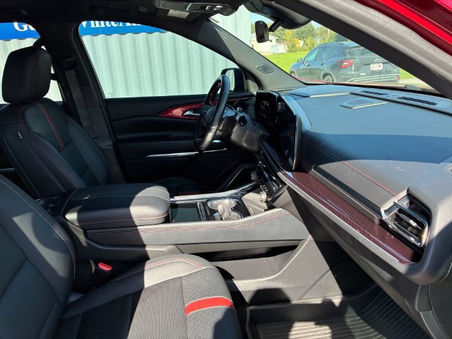 Used 2024 Chevrolet Traverse RS AWD/4WD image 21
