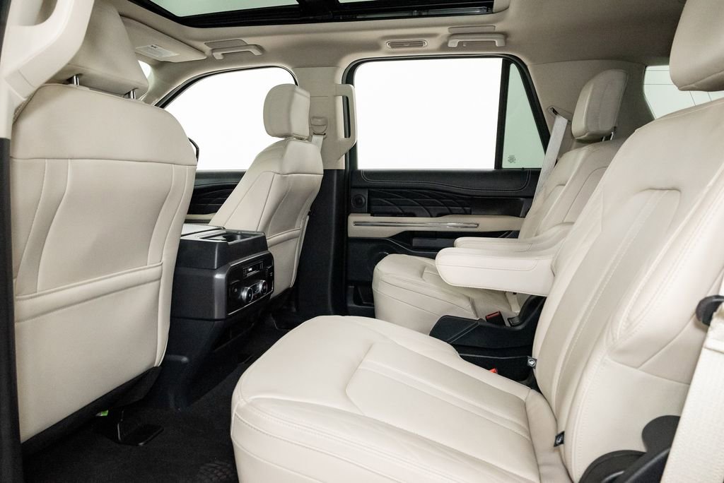 Used 2024 Ford Expedition Platinum AWD/4WD image 28