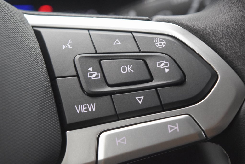 New 2025 Volkswagen Taos SE image 15