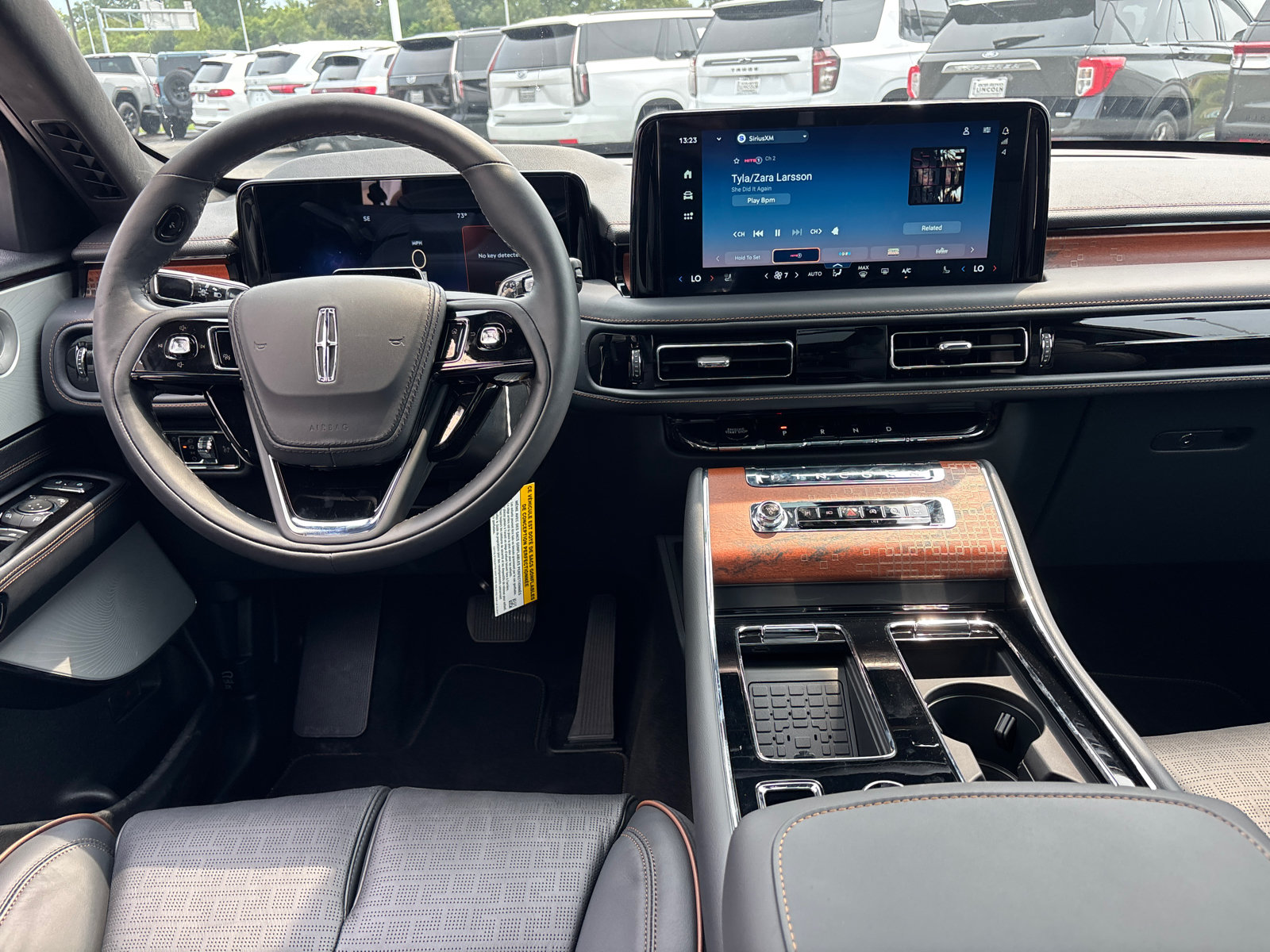 New 2026 Lincoln Aviator Black Label w/ Dynamic Handling Package AWD/4WD image 28