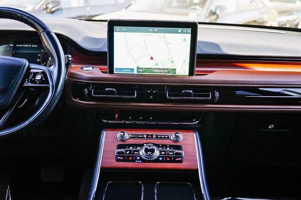 Used 2022 Lincoln Aviator Reserve w/ Equipment Group 201A AWD/4WD image 13