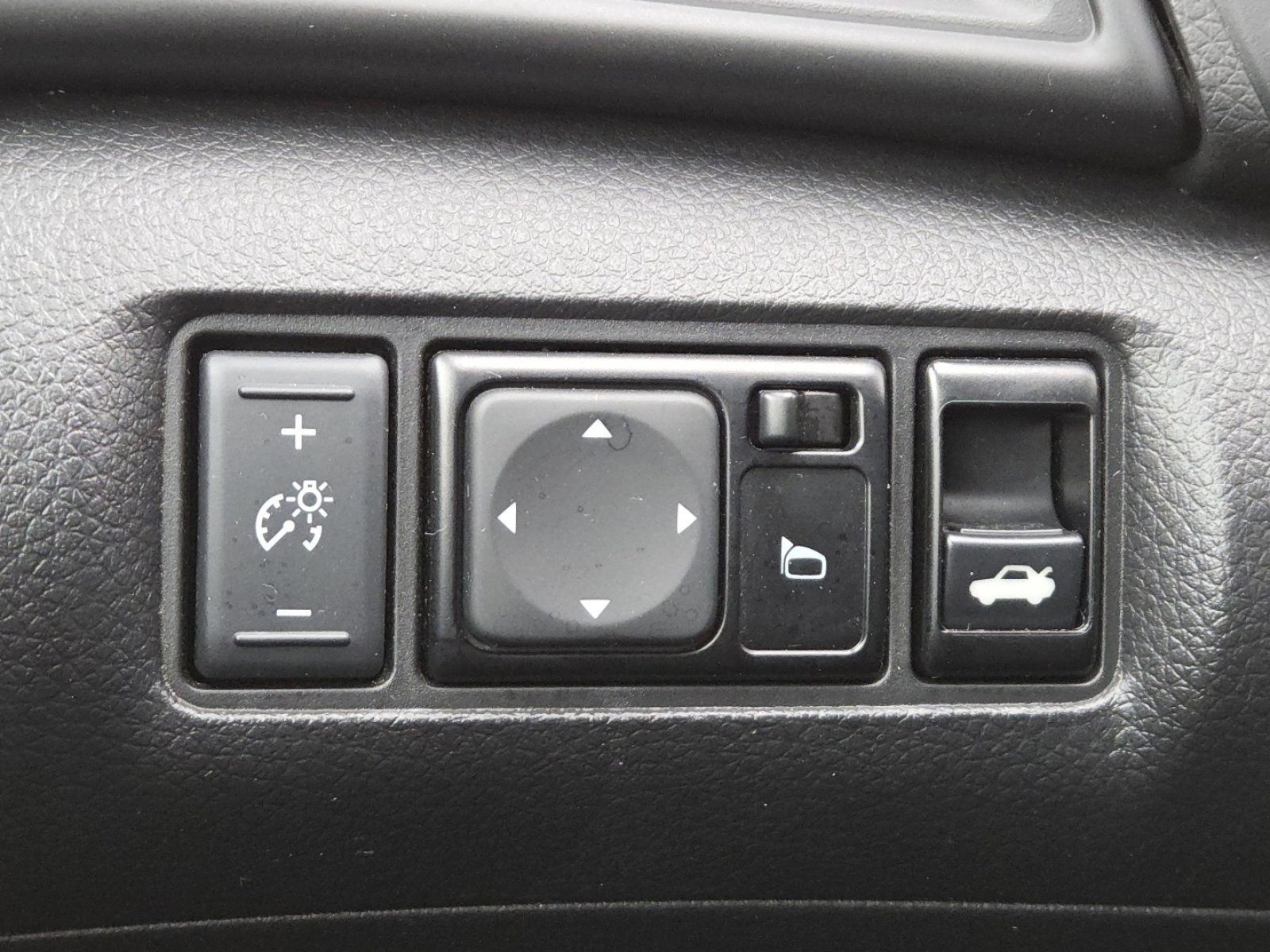 Used 2019 Nissan Sentra S image 31