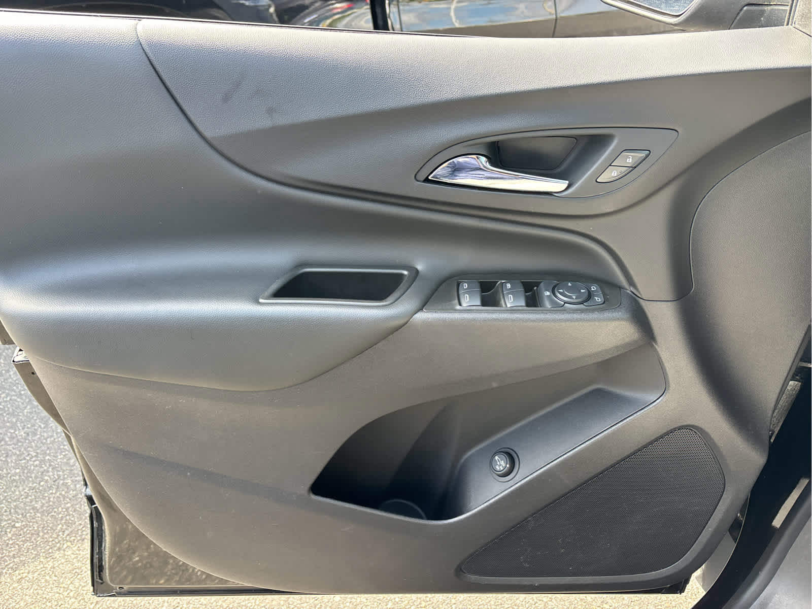 Certified 2024 Chevrolet Equinox LT w/ LPO, Floor Liner Package FWD image 19