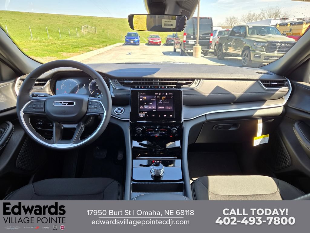 New 2026 Jeep Grand Cherokee L Laredo AWD/4WD image 15