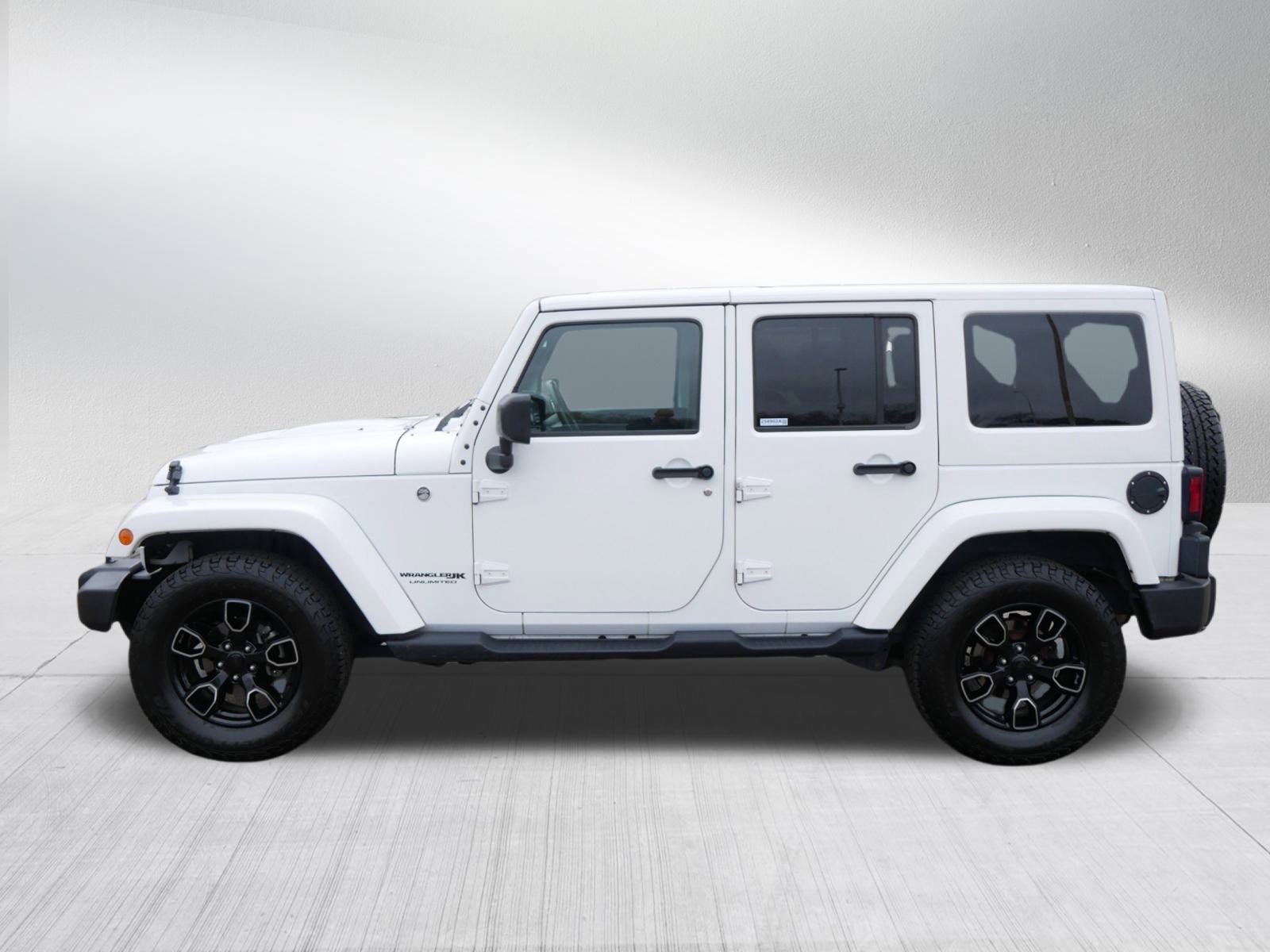 Used 2018 Jeep Wrangler Unlimited Sahara image 4