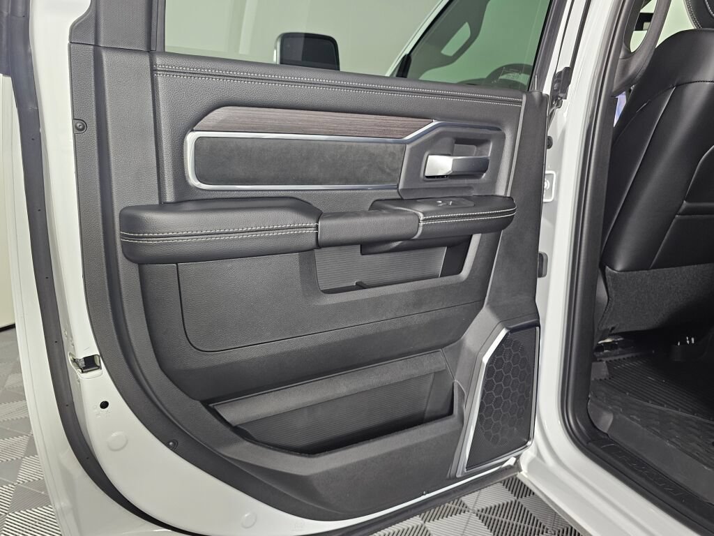 New 2026 RAM 3500 Laramie w/ Night Edition AWD/4WD image 33